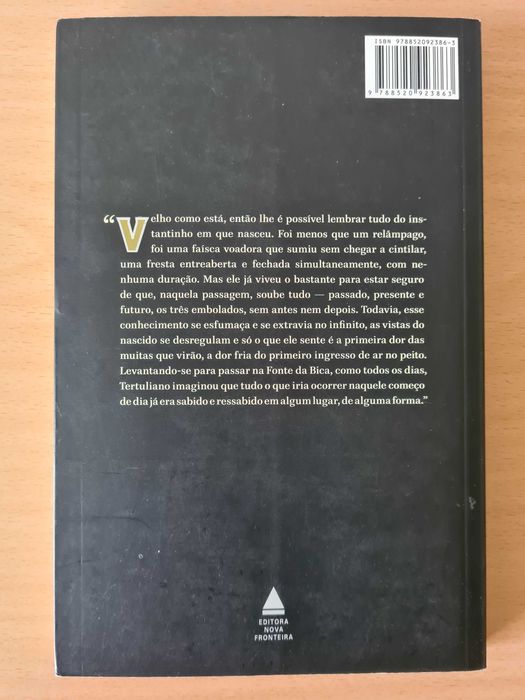 Livro "O Albatroz Azul" de João Ubaldo Ribeiro