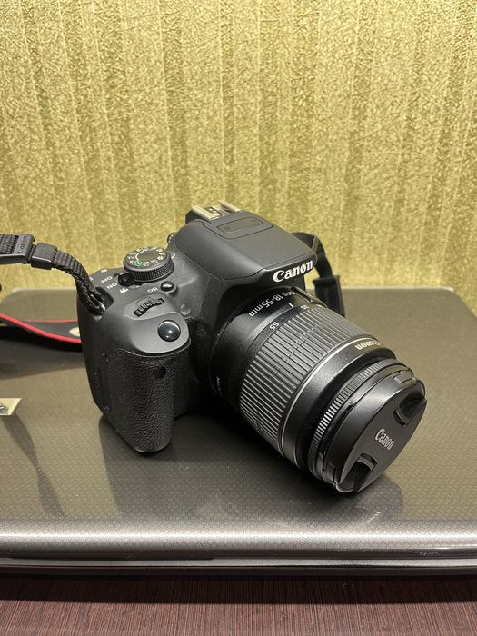Фотоопарат Canon EOS 700D EF-S 18–55mm IS STM (Ki