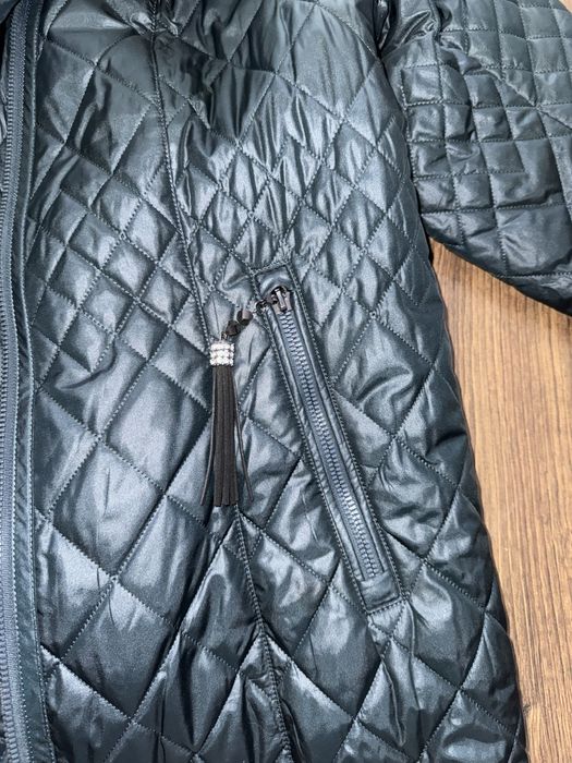 Шикарна подовжена куртка з натуральним хутром