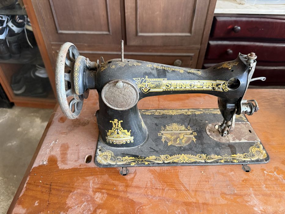 Maquina de costura antiga