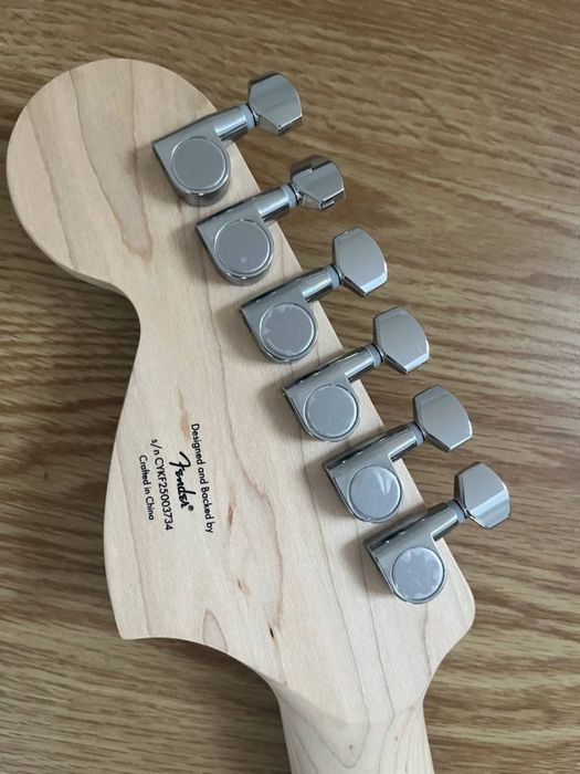 Новий Squier Affinity Stratocaster FMT HSS - Black Burst