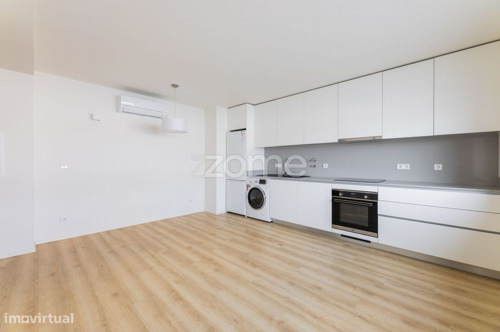 Apartamento T1 semi novo para arrendamento em São Vicente - Braga