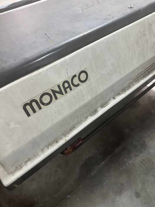 Atrelado Reboque de Carga Inesca Monaco com Grades de Tejadilho