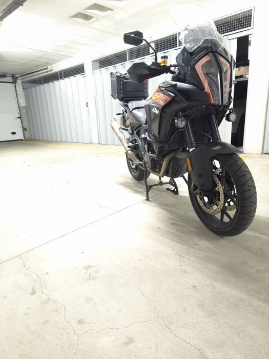 KTM 1290 ADVENTURE-S

Conta com cerca de 98mil kms, podem acha
