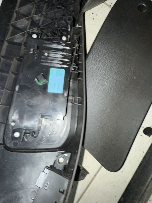 накладка мазда сх5 - Купить детали салона автомобиля - Цена на OLX.ua