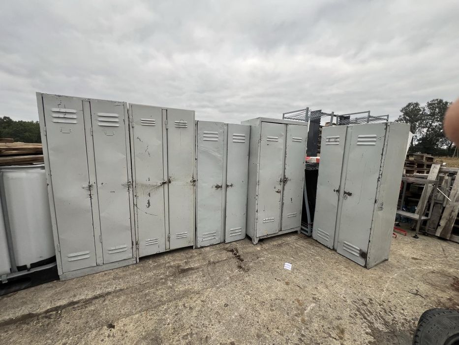 Szafki bhp  masywne  4szt