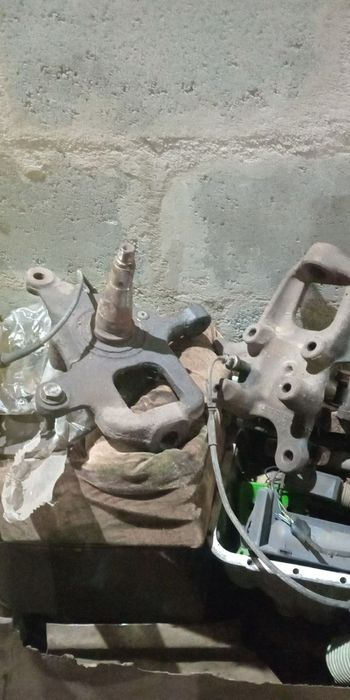 Продам цапфа із ступицею Mercedes Sprinter