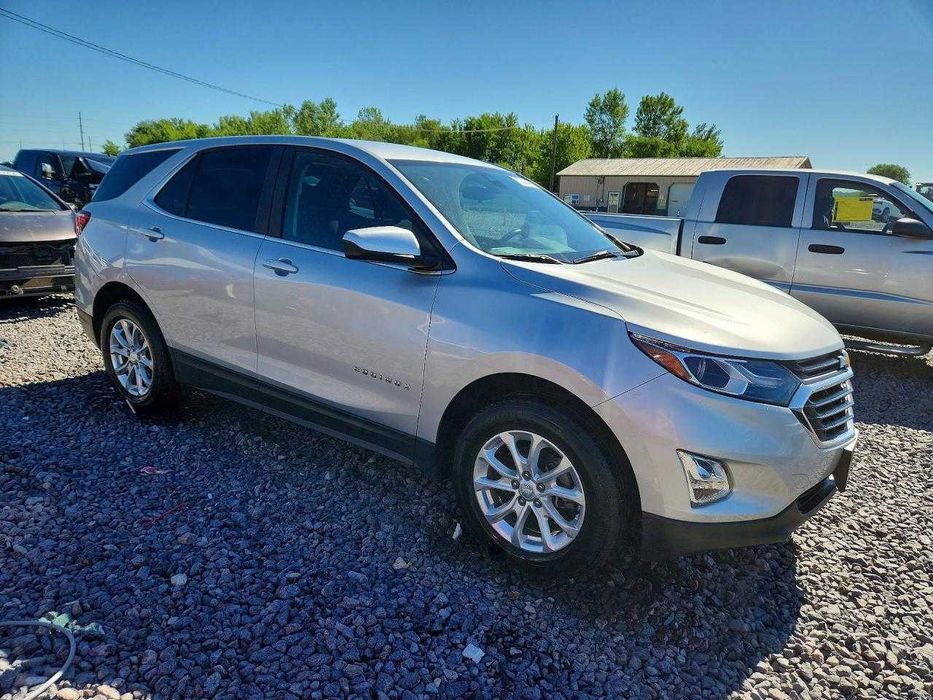 2021 Chevrolet Equinox LT &