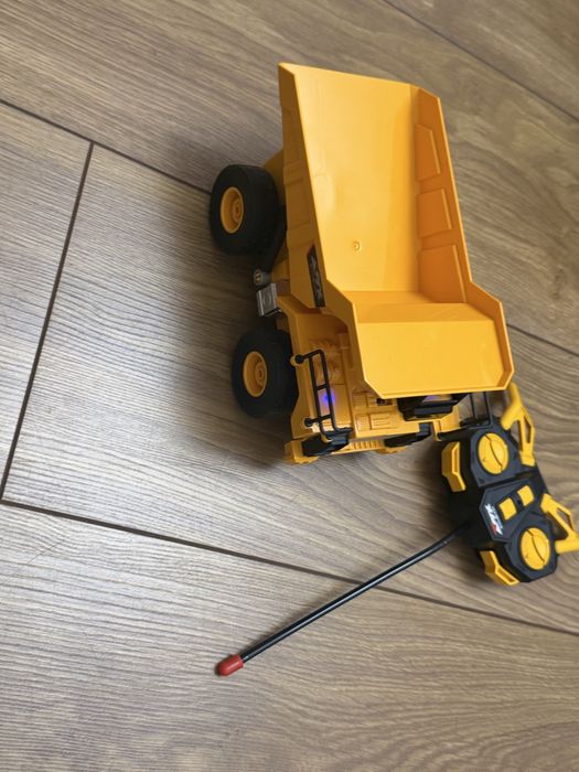 Самоскид на радіокеруванні