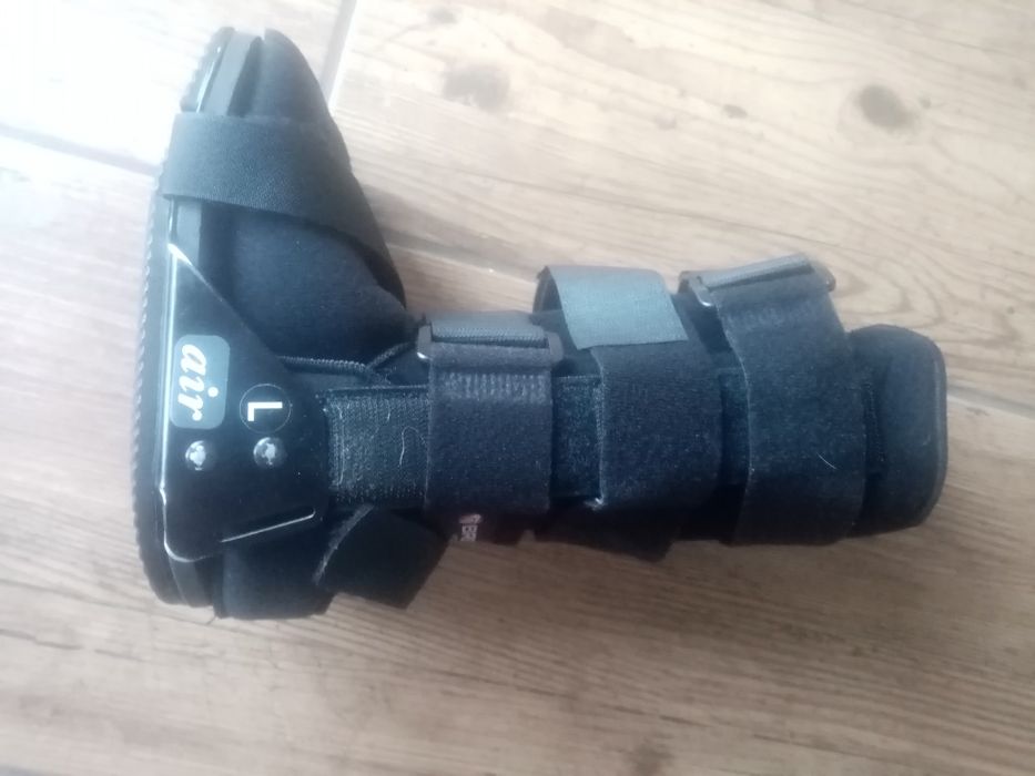 But ortopedyczny lewy dla dziecka XS