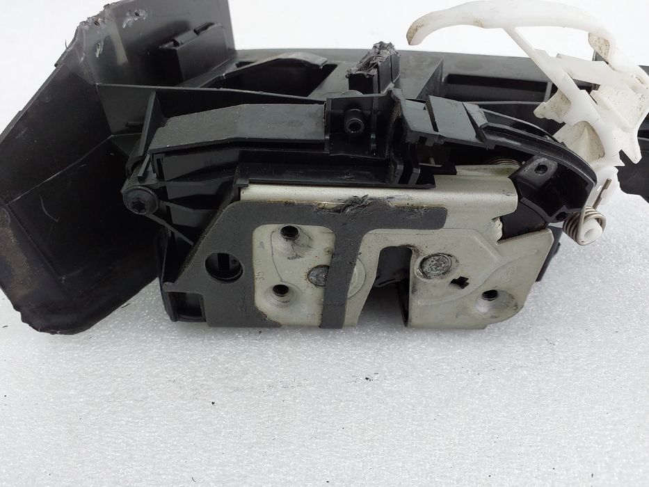 Fechadura / fecho porta trás direito FORD Focus III