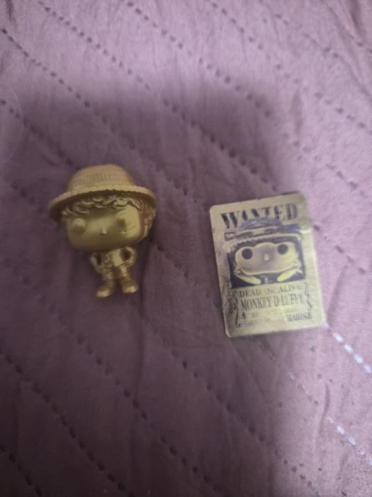 Figurka Monkey D-Luffy Gold. Kinder Joy