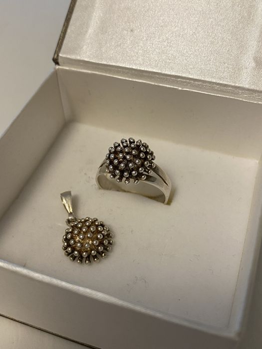 Nietuzinkowy srebrny zestaw biżuterii Jeżyki - próba 925