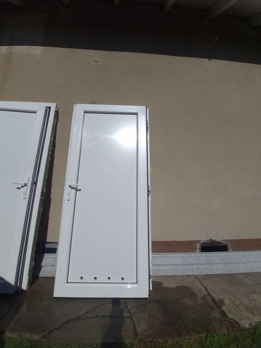 Drzwi techniczne pvc gospodarcze prawe I lewe.