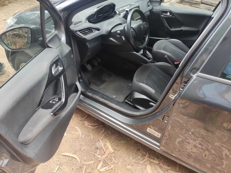 Peugeot 208 1.2 2013