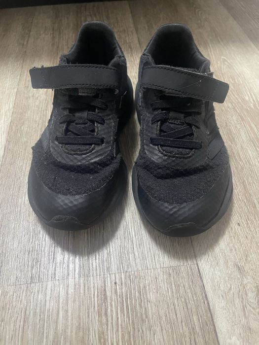 Дитячі  кросівки