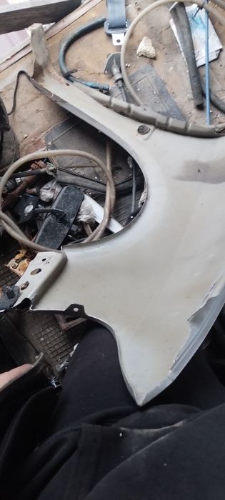 Крило переднє Опель вектра б opel vectra b праве ліве усілітель бампер