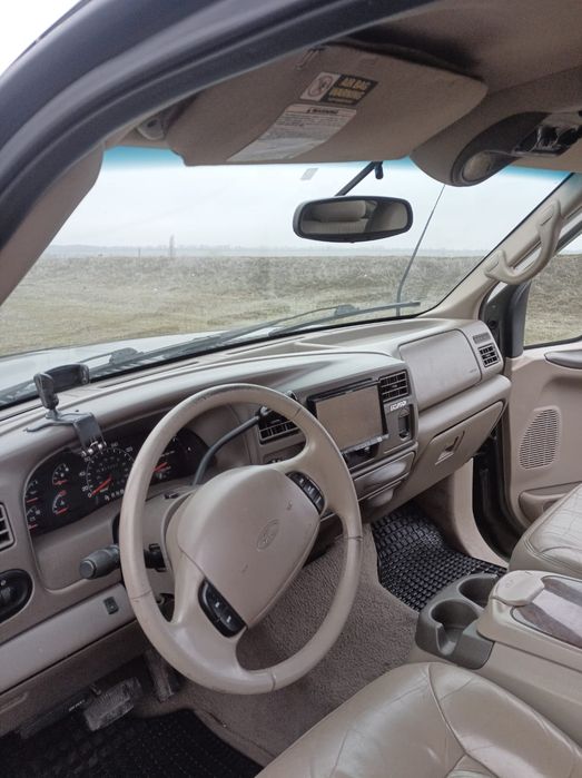 Ford Excursion 2001