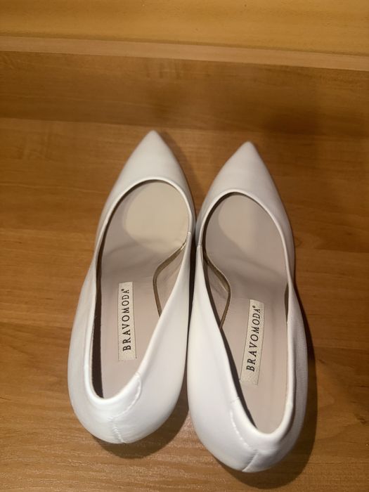 Туфлі жіночі білі весільні нові