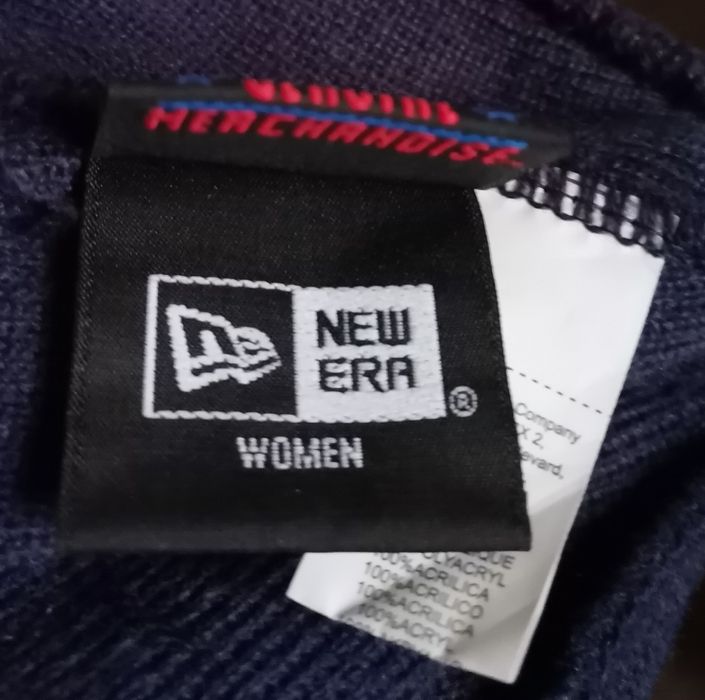 Nowa granatowa damska czapka.