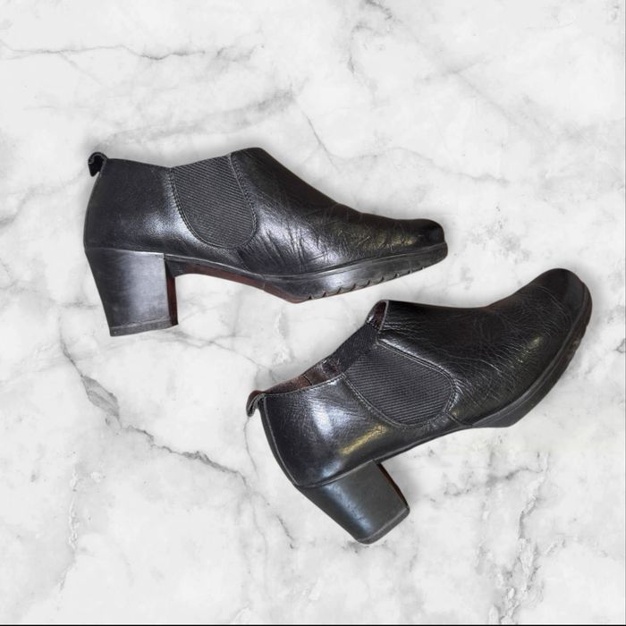 Paula Urban | Made in Spain | Black Leather Ankle Boots Retro
