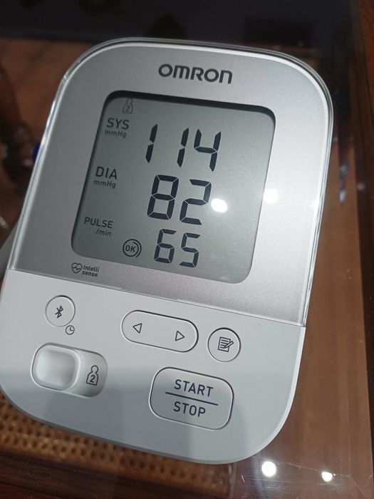 Ciśnieniomierz naramienny Omron X4  Smart Bluetooth