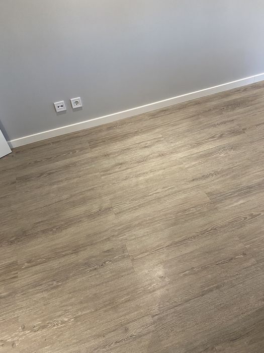 Pavimento Wicanders - Topo de Gama Wood Essence - D886003 Platinum Chalk Oak