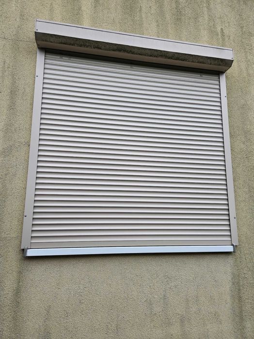 Sprzedam małą roletę zewnętrzną używaną