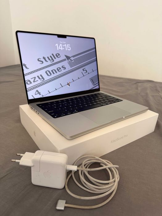 MacBook Pro 14 M3 / 8GB RAM / 1TB SSD / Stan bardzo dobry/ Komplety zestaw