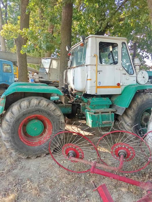 продам трактор т-150 з плугом