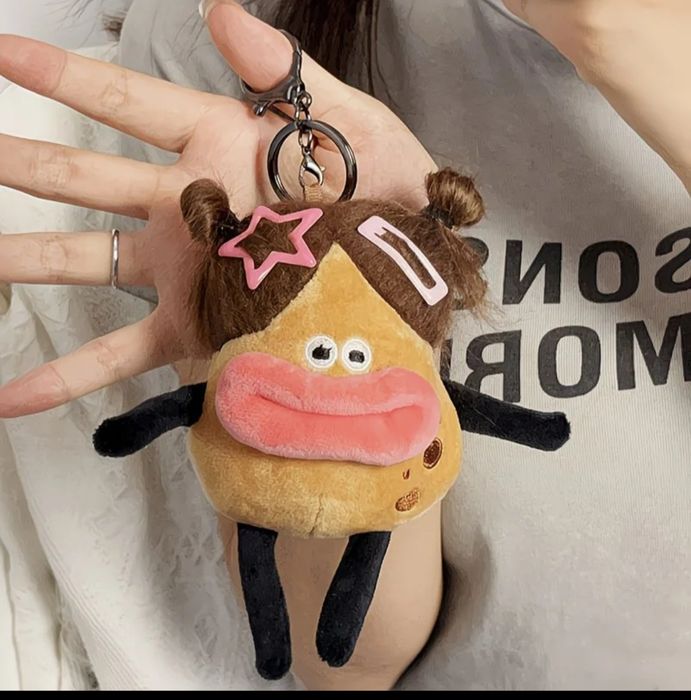 Забавный брелок на рюкзак и сумку