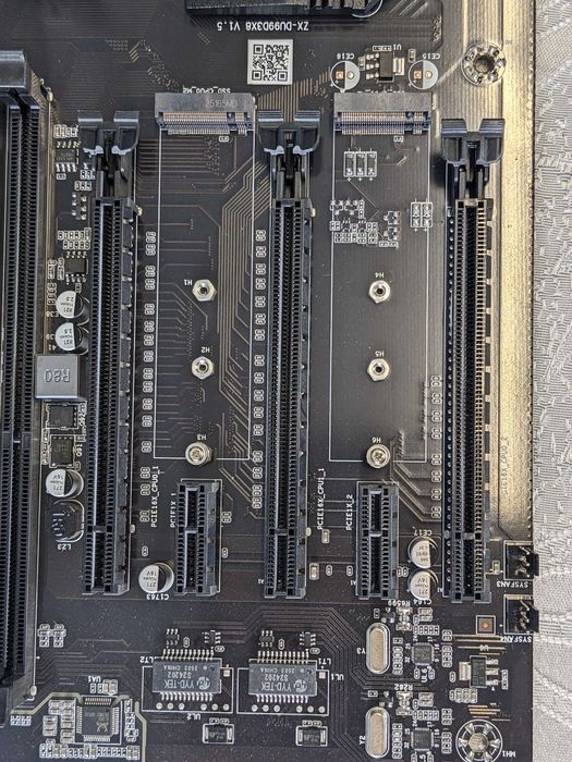 ZX-DU99D3X8 LGA2011 v3, DDR3