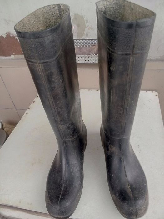 Продам гумові чоботи