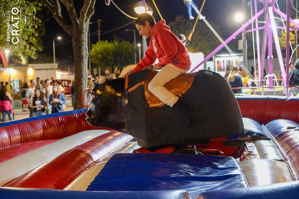 Videowall, sistema som e arcos para festa