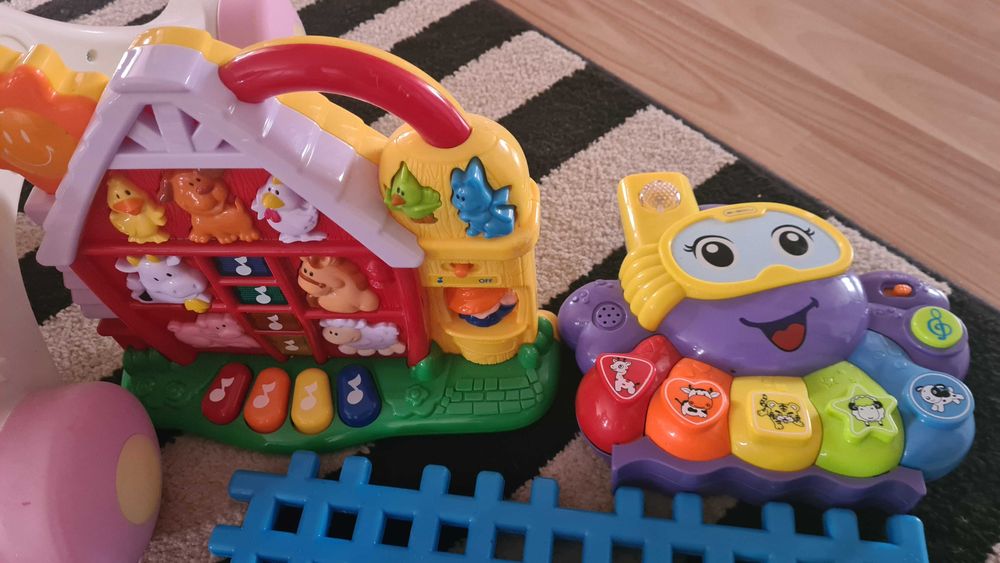 Zestaw zabawek dla maluszka