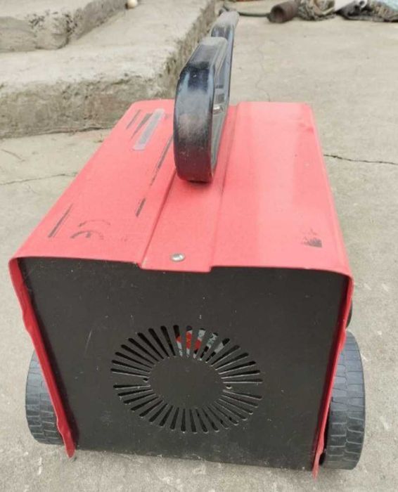 Продаю, або обм1няю свій зварюаальний апарат.