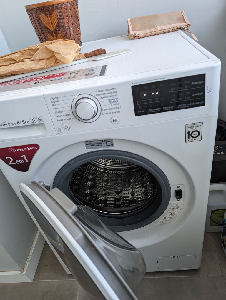 Máquina de Lavar e Secar-Roupa LG 12/8kg