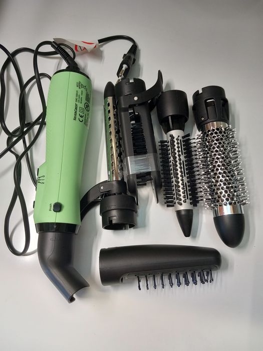 Фен с комплектом насадок.
