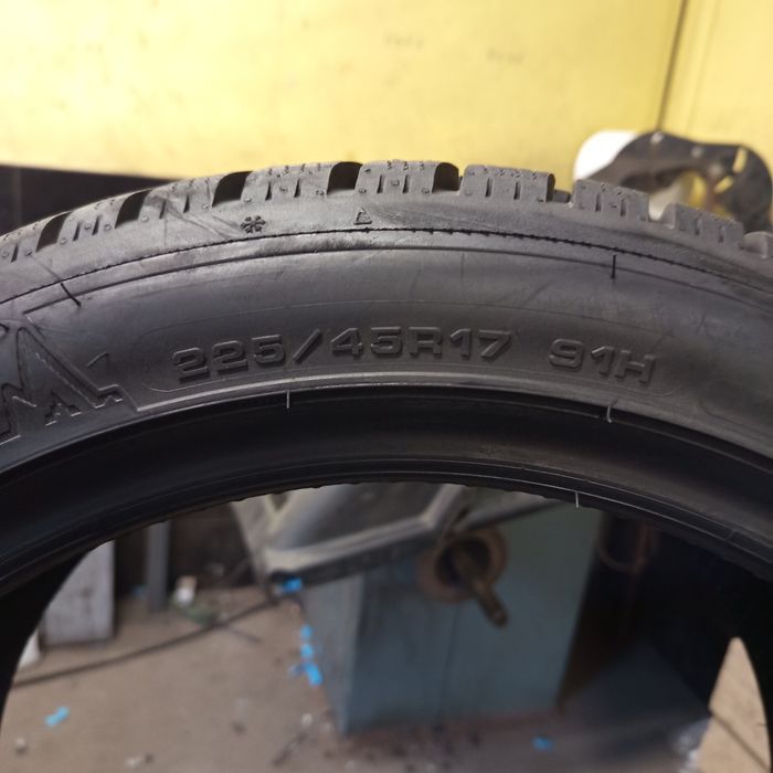 225/45/R17 Dunlop WinterSport 5