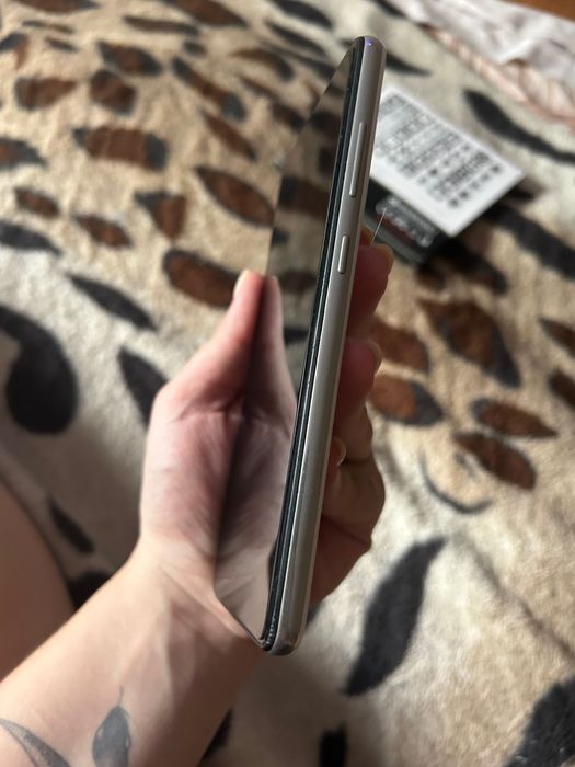 Продам телефон Samsung A52 на запчастини