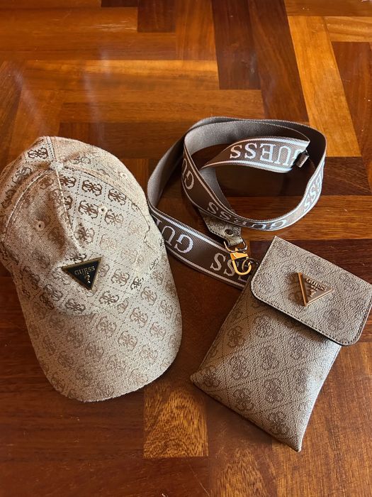Сумка та кепка Guess