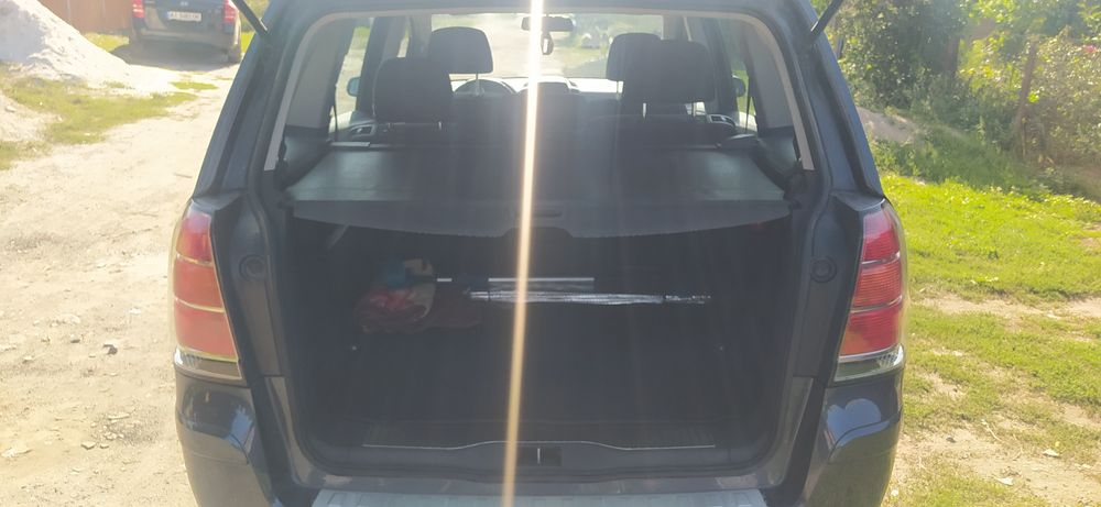 Продам авто опель зафіра б або обміняю на дешевше авто з вашою доплато