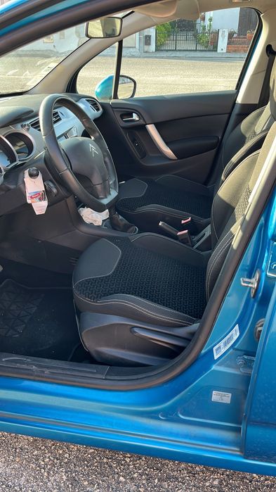 Vendo carro de marca Citroën C3 a Gasolina