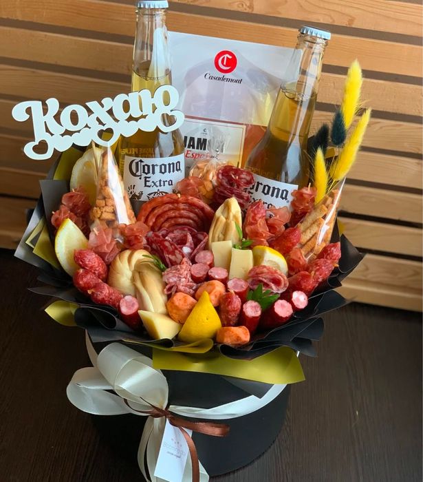 Букети з цукерок Смачні подарунки Чоловічі букети До дня закоханих