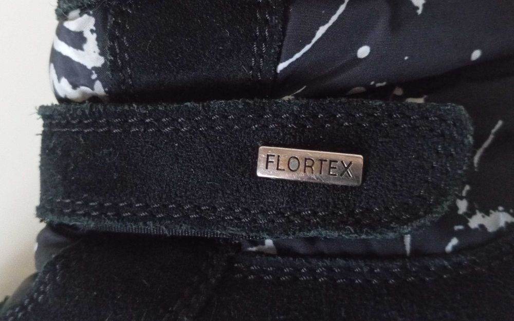 Buty FLORTEX - ciepłe czarne botki z białymi mazakami - r. 34