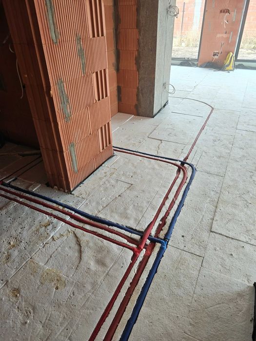 Posadzki betonowe Wylewki maszynowe Ogrzewanie podłogowe, wod kan