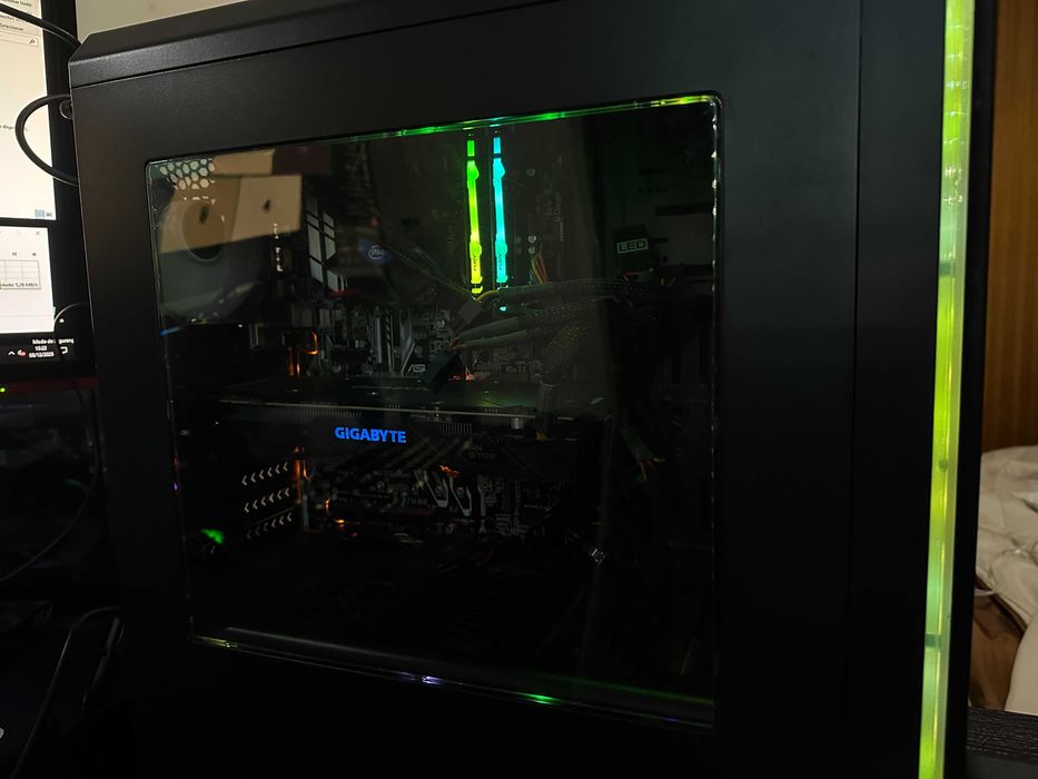 PC Gaming i7-7700K | GTX 1070 8GB | 16GB DDR4 RGB | SSD + HDD