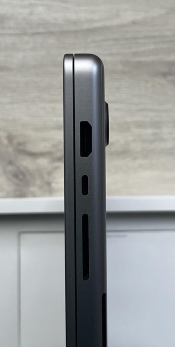 OUTLET MacBook Pro 2023 M2 Pro 16/512 Bateria 100% FV23