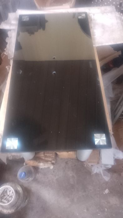 Продам стекляные столы