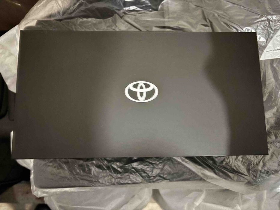 Toyota Welcome Box DARUMA